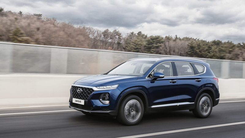 Illustration for article titled The 2019 Hyundai Santa Fe Will Be An Upscale Family Hauler With Diesel Power